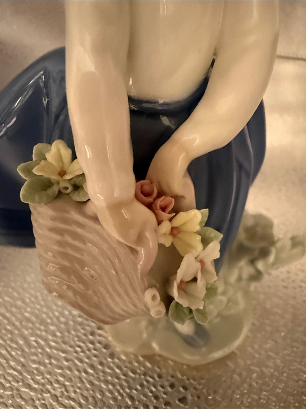 Lladro  Amazing Pretty Pickings Figurine - Picture 3 of 16